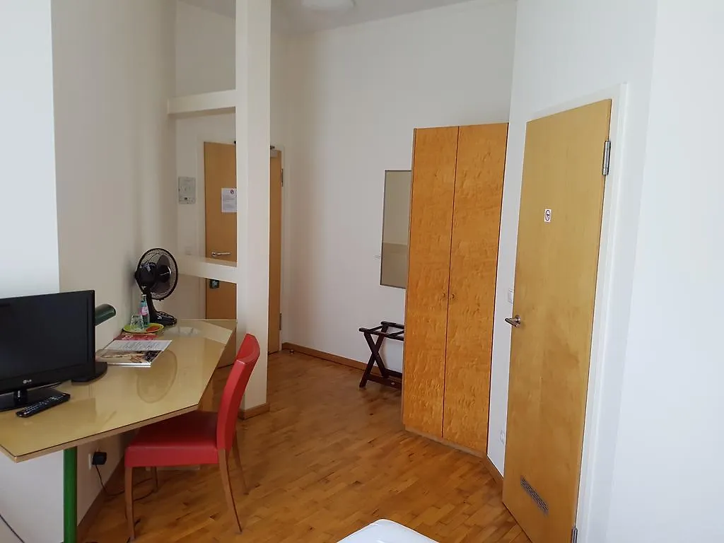Art-Hotel Robert Mayer Франкфурт-на-Майне 3*,  Германия