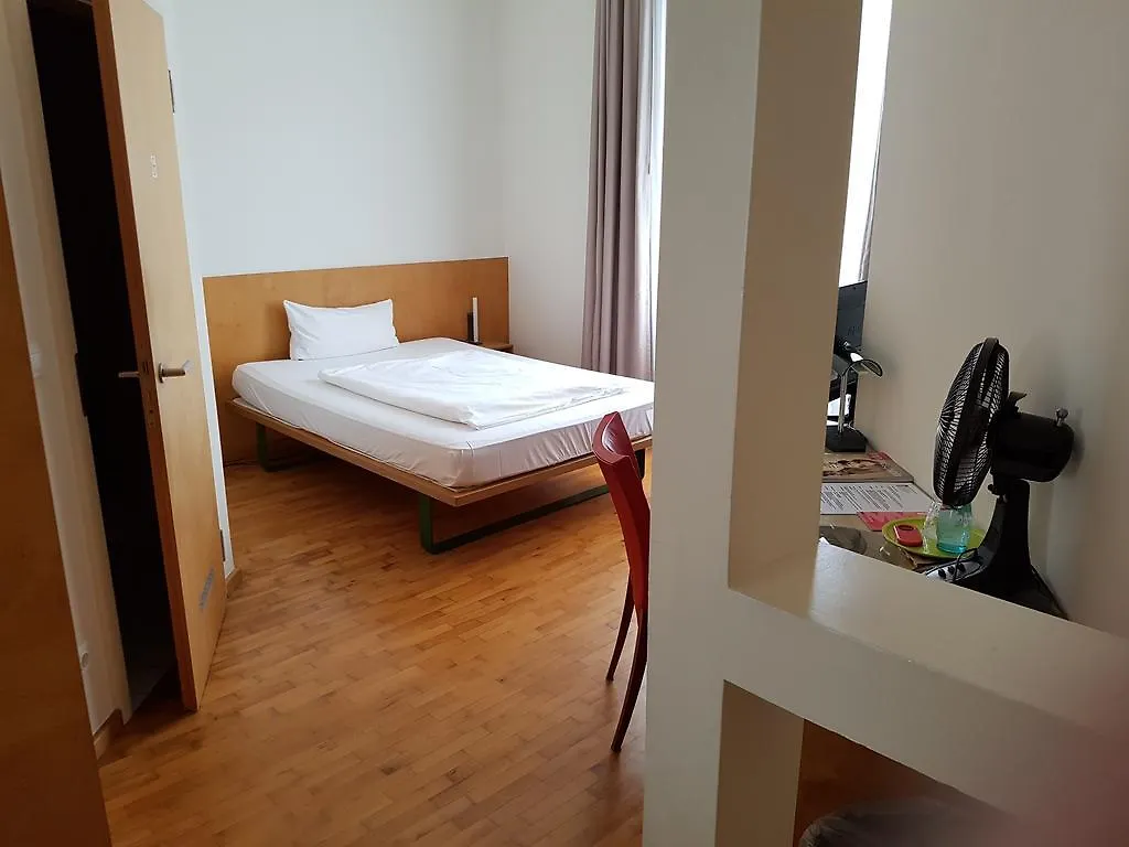 Отель Art-Hotel Robert Mayer Франкфурт-на-Майне